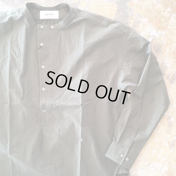 画像1: UNITUS（ユナイタス）　　collarless pullover shirt　　　100％cotton/Oliveカラー (1)