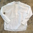 画像1: UNITUS（ユナイタス）　　collarless pullover shirt　　　100％cotton/Whiteカラー (1)