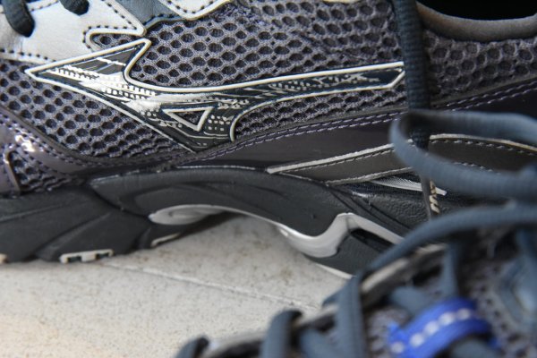 画像1: MIZUNO　　　　　　　　　　〝WAVE RIDER 10〝　　　　　　　　　　　NAVY/BLACK/COBALT BLUE (1)