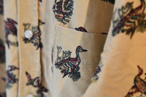 画像1: OLD ITEM　　　　　　　　　〝カモ柄B.Dシャツ〝　　　　　　　　　　細コーデュロイ (1)